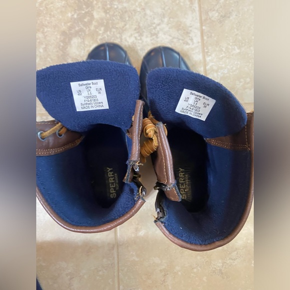 Sperry Top Sider SaltWater Duck Boot Big Kids size 4 GUC - Picture 10 of 11